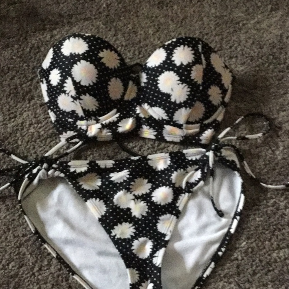 Daisy strapless bathing suit